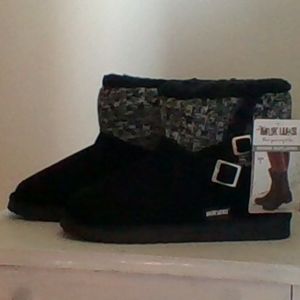 MUKLUKS new, size 8 winter boot